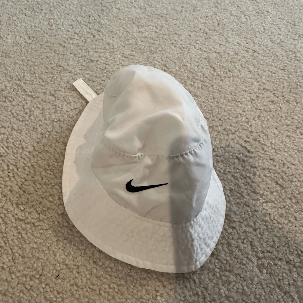 Nike Kids Classic White Bucket Hat